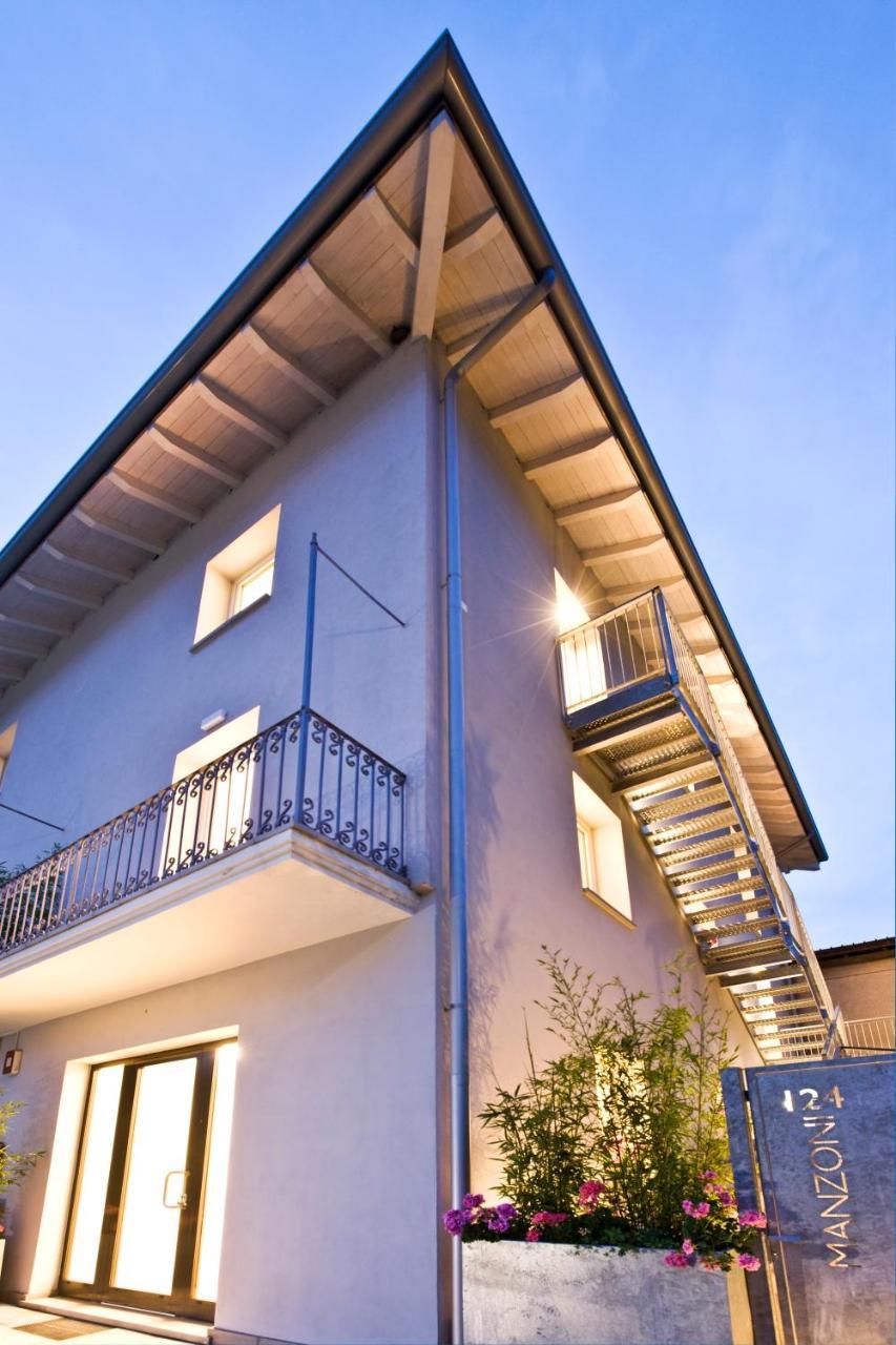 Manzoni 124 Bed&Relax Acomodação com café da manhã Esine Exterior foto